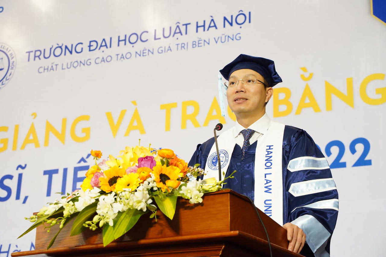 Trường Đại học Luật Hà Nội tổ chức Lễ bế giảng, trao bằng thạc sĩ, tiến sĩ tốt nghiệp năm 2022