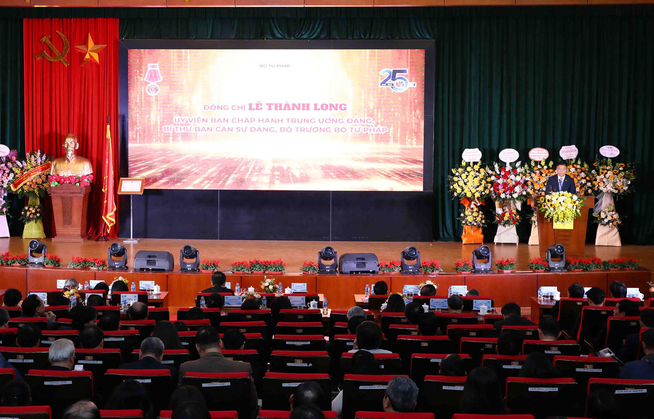 Học viện Tư pháp đón nhận Huân chương Lao động hạng Nhì