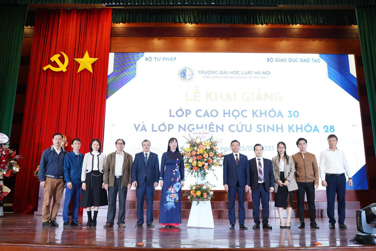 Trường Đại học Luật Hà Nội: Khai giảng Lớp nghiên cứu sinh khoá 28 và Lớp cao học khoá 30