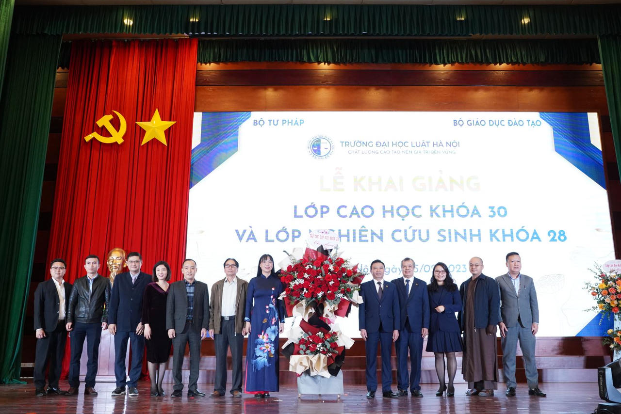 Trường Đại học Luật Hà Nội: Khai giảng Lớp nghiên cứu sinh khoá 28 và Lớp cao học khoá 30