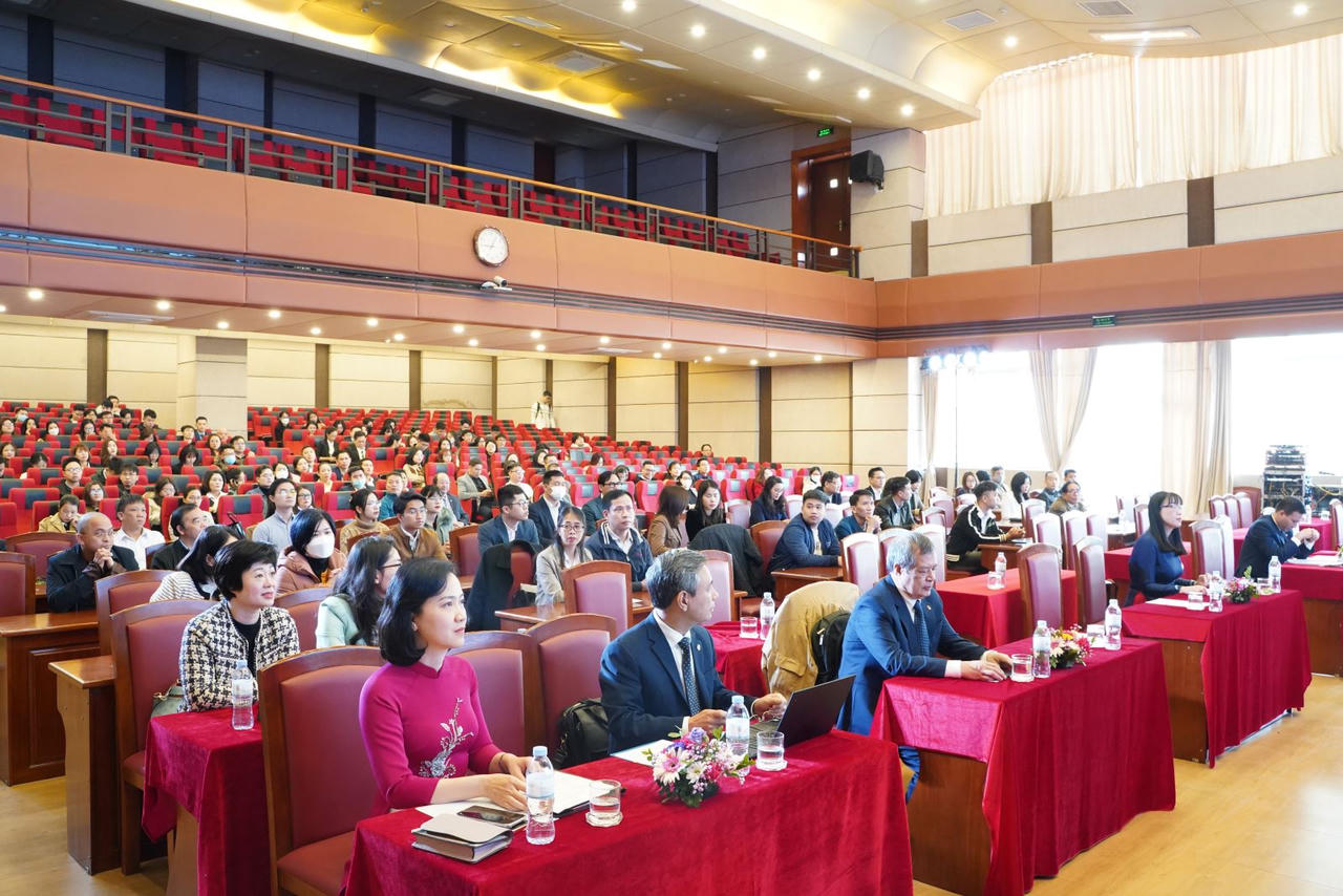 Trường Đại học Luật Hà Nội: Khai giảng Lớp nghiên cứu sinh khoá 28 và Lớp cao học khoá 30