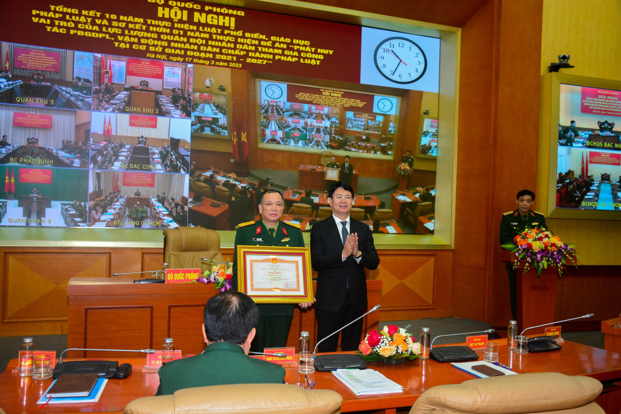 Tiếp tục phát huy hiệu quả công tác phổ biến, giáo dục pháp luật trong quân đội