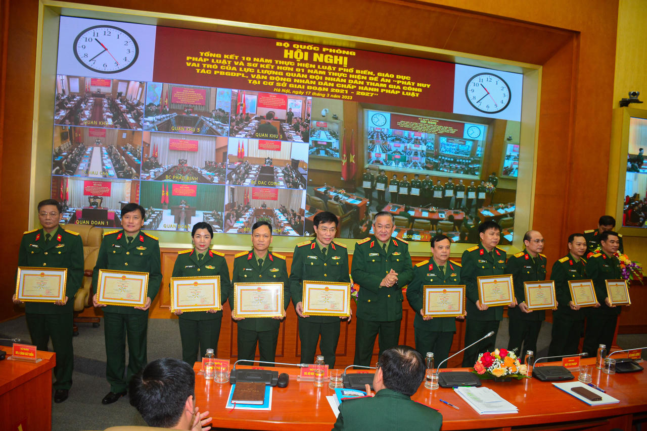 Tiếp tục phát huy hiệu quả công tác phổ biến, giáo dục pháp luật trong quân đội