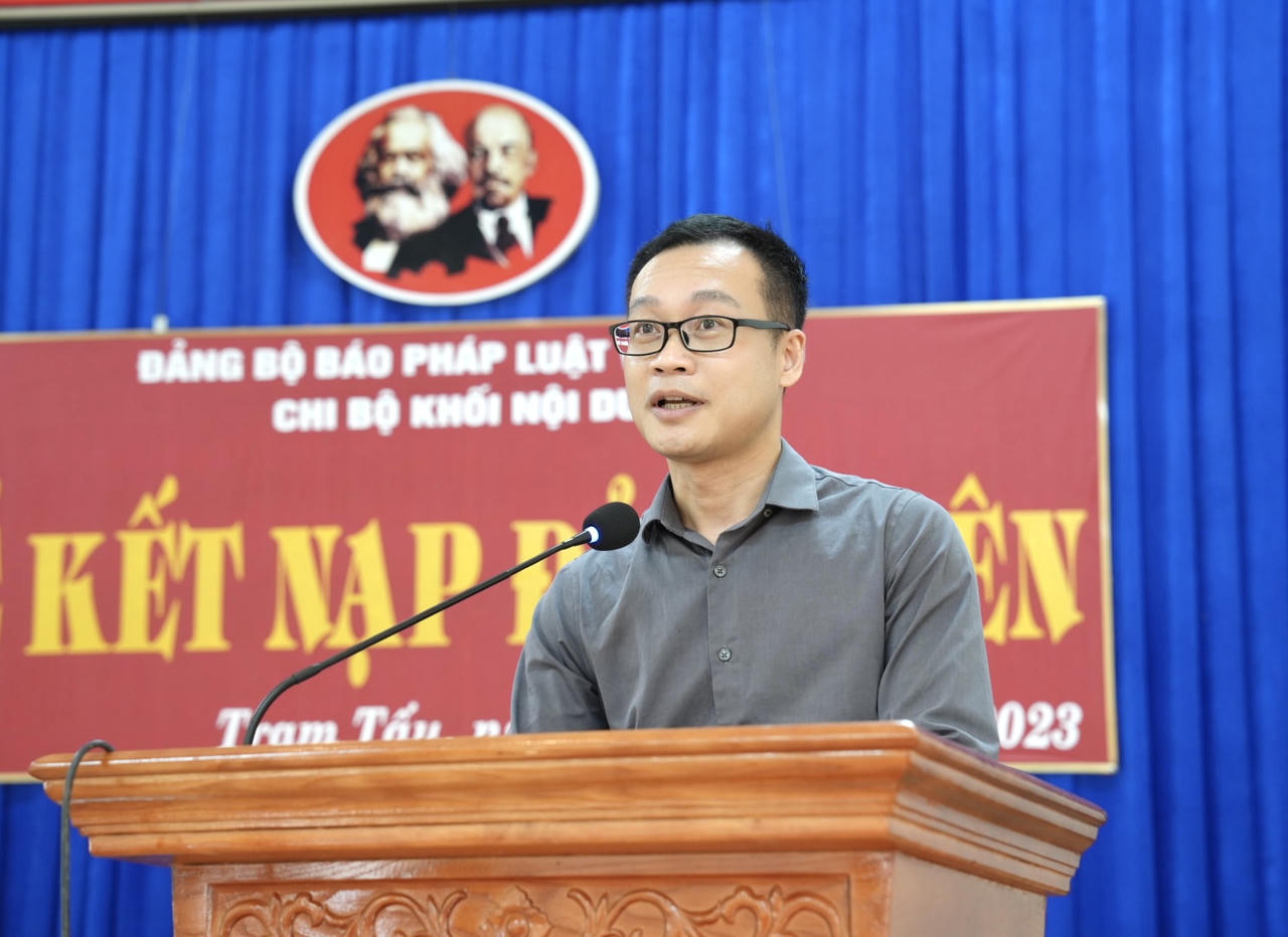 Báo Pháp luật Việt Nam kết nạp Đảng viên mới