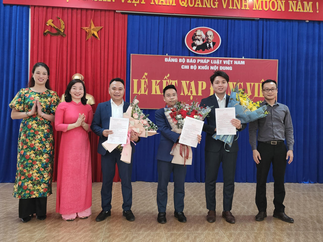 Báo Pháp luật Việt Nam kết nạp Đảng viên mới