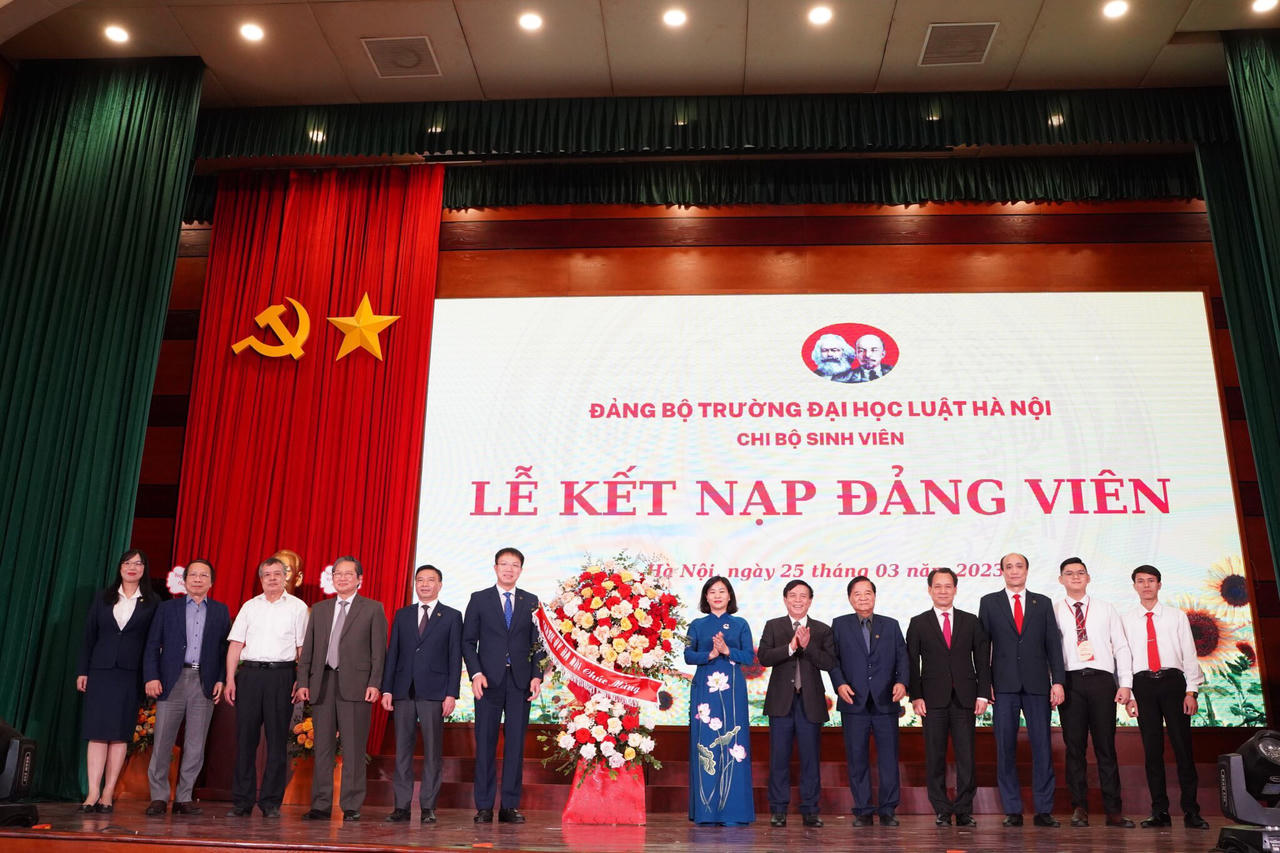 Tiếp tục quan tâm, đổi mới, làm tốt hơn nữa công tác phát triển Đảng trong sinh viên