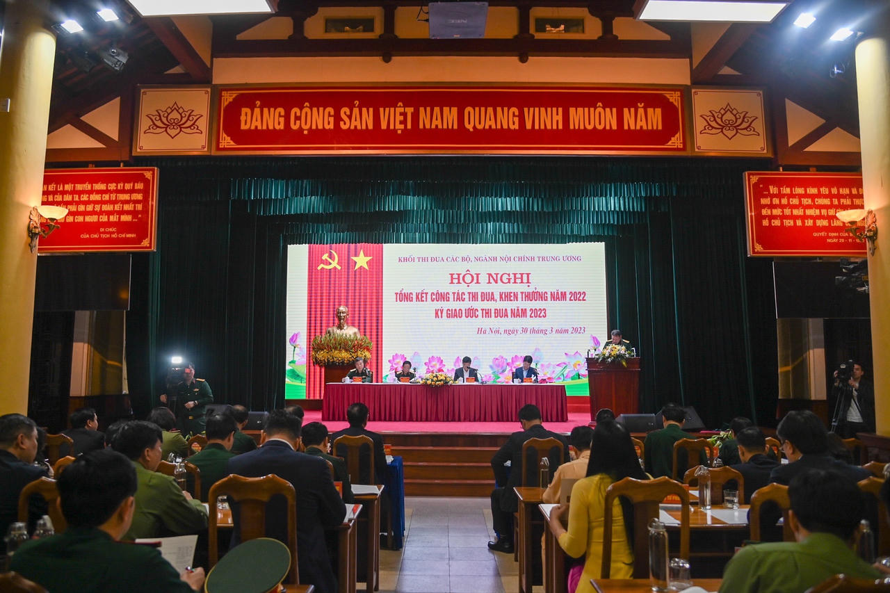 Khối Thi đua các Bộ, ngành Nội chính TW: Tiếp tục đẩy mạnh phong trào thi đua