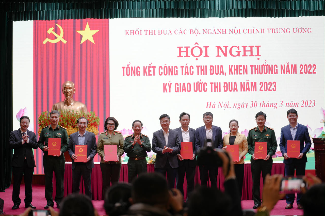 Khối Thi đua các Bộ, ngành Nội chính TW: Tiếp tục đẩy mạnh phong trào thi đua