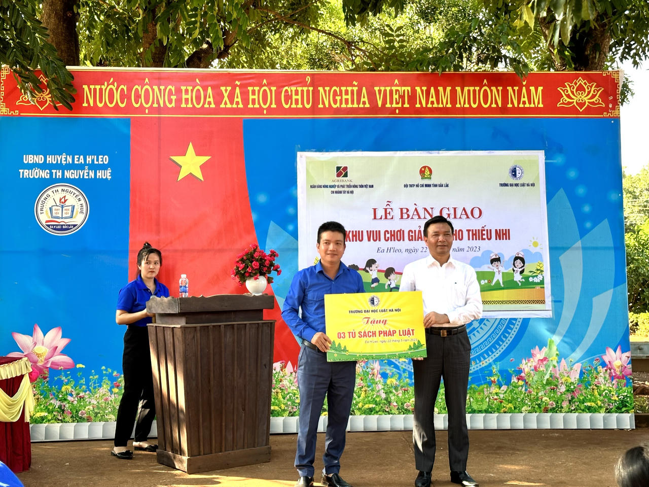 Trường Đại học Luật Hà Nội tăng cường các hoạt động phục vụ cộng đồng tại Đắk Lắk