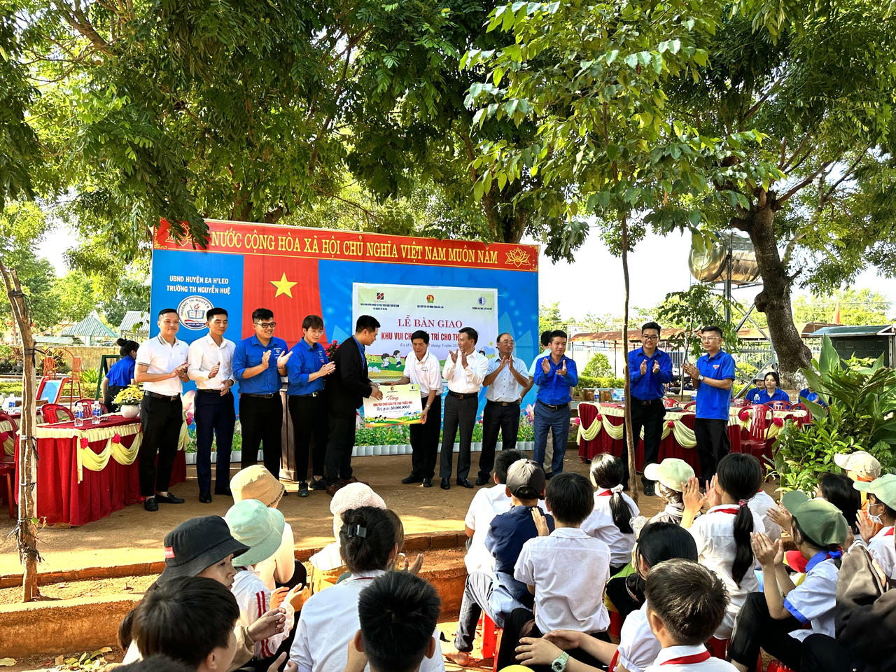 Trường Đại học Luật Hà Nội tăng cường các hoạt động phục vụ cộng đồng tại Đắk Lắk