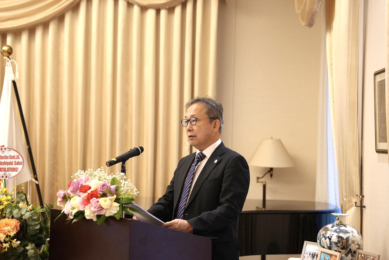 Trao tặng Bằng khen của Bộ Ngoại giao Nhật Bản cho Trung tâm pháp luật Nhật Bản