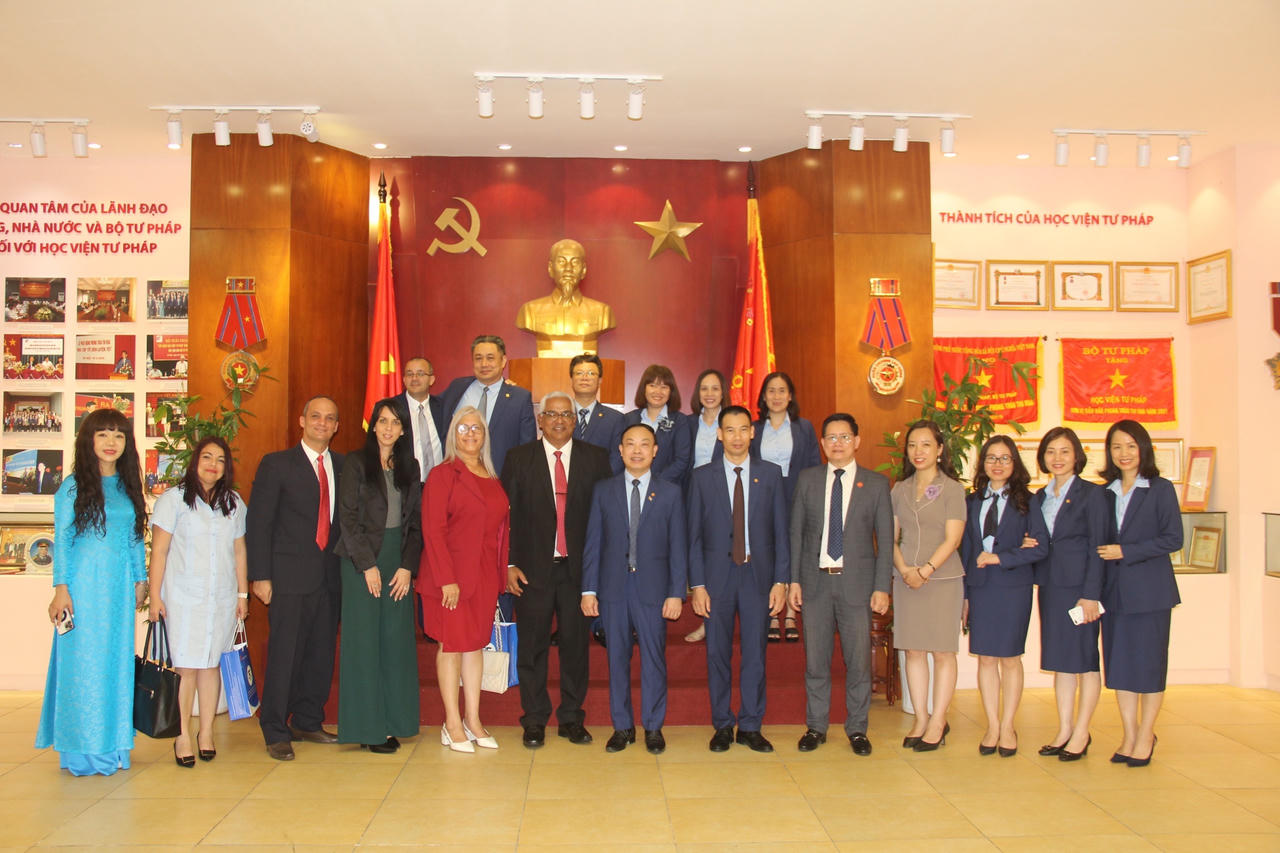  Nâng cao chất lượng đào tạo, bồi dưỡng các chức danh tư pháp cho các cán bộ Bộ Tư pháp Việt Nam - Cu-ba