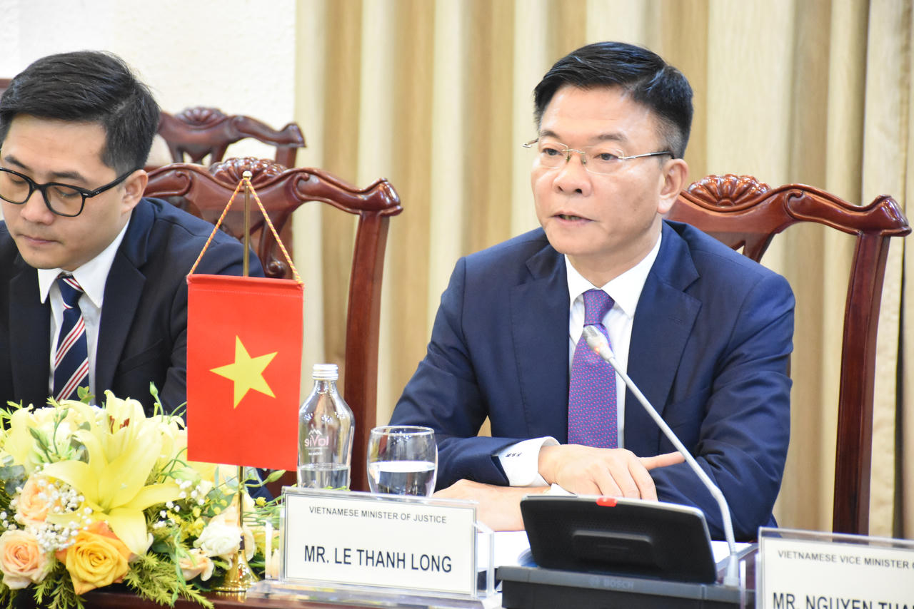Bộ trưởng Bộ Tư pháp Lê Thành Long Hội đàm Bộ trưởng Bộ Tư pháp Cộng hòa Cuba