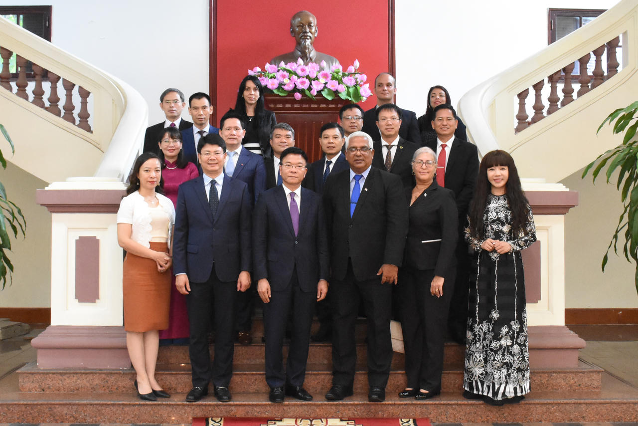 Bộ trưởng Bộ Tư pháp Lê Thành Long Hội đàm Bộ trưởng Bộ Tư pháp Cộng hòa Cuba