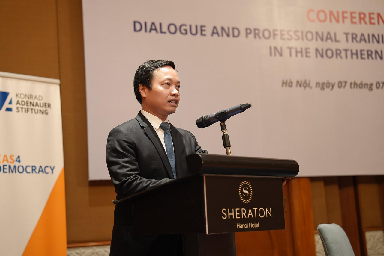 Nâng cao vai trò của tổ chức pháp chế trong công tác xây dựng pháp luật