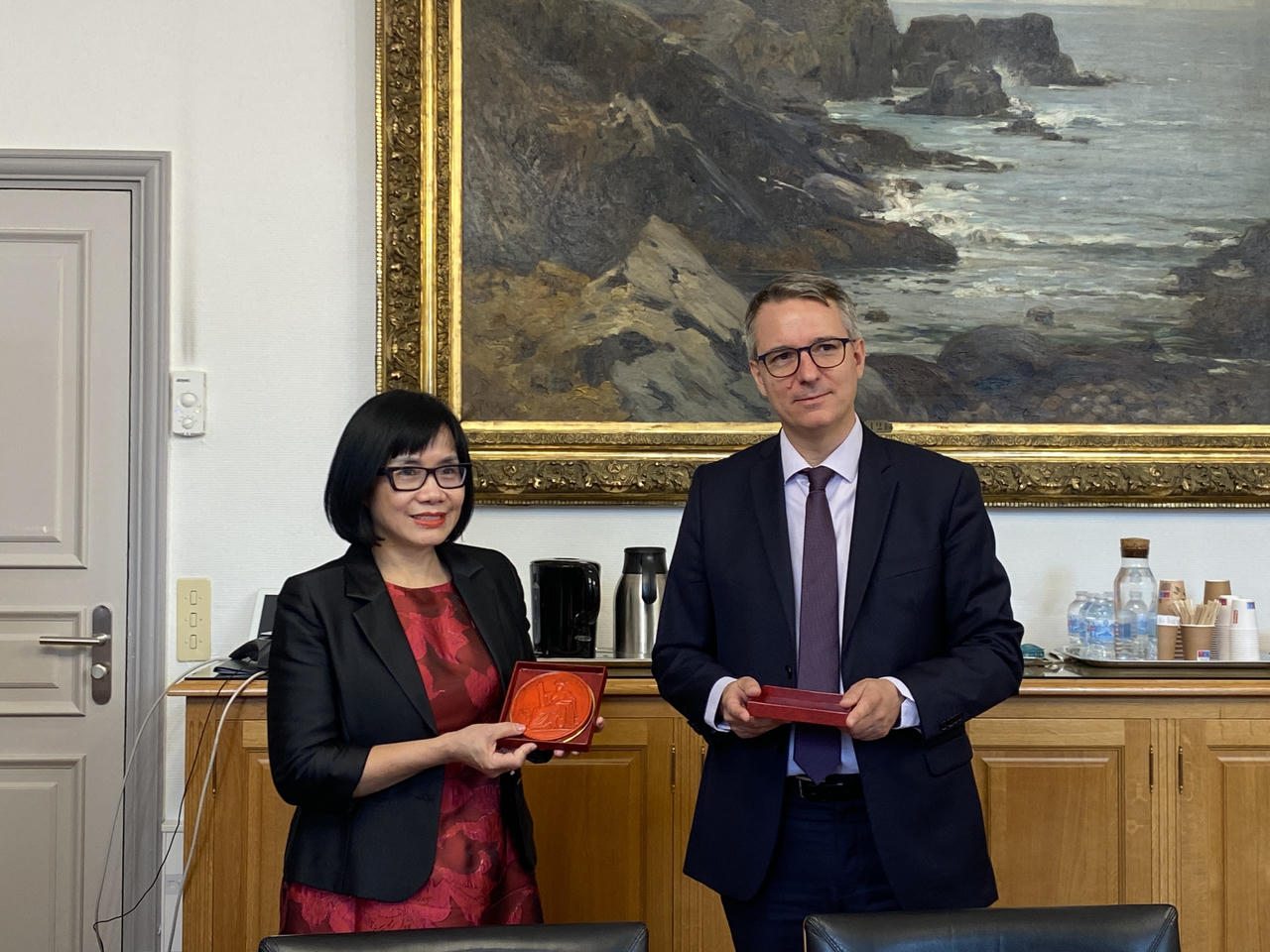 Thúc đẩy hợp tác pháp luật và tư pháp với Cộng hòa Pháp