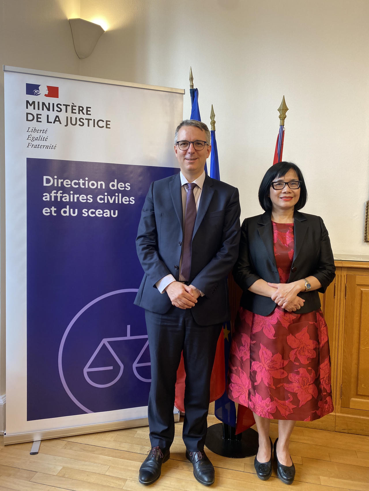 Thúc đẩy hợp tác pháp luật và tư pháp với Cộng hòa Pháp