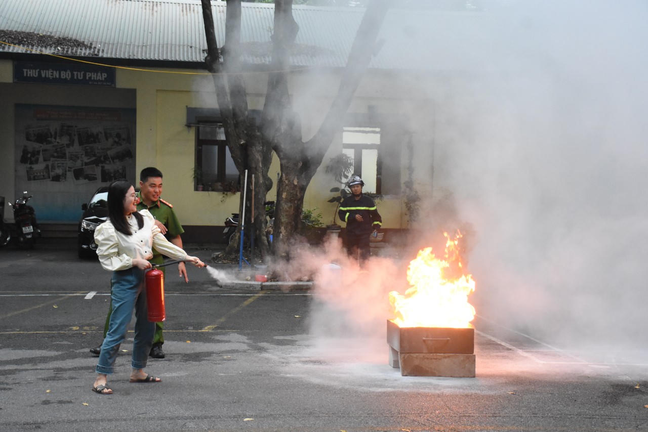Bộ Tư pháp tổ chức tập huấn công tác phòng cháy, chữa cháy và cứu nạn, cứu hộ
