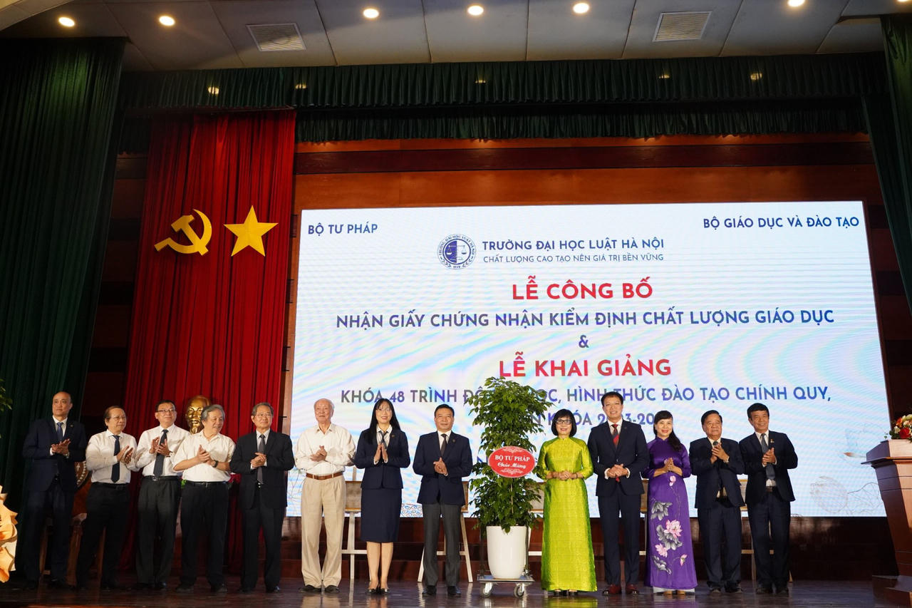 Trường Đại học Luật Hà Nội: Khai giảng khoá 48 trình độ Đại học, hình thức đào tạo chính quy