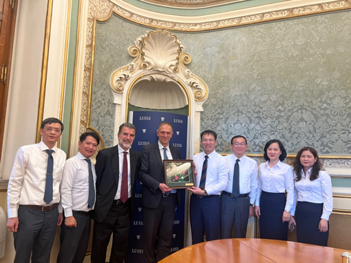 Trường Đại học Luật Hà Nội mở rộng hợp tác với các Trường Đại học hàng đầu tại Italia