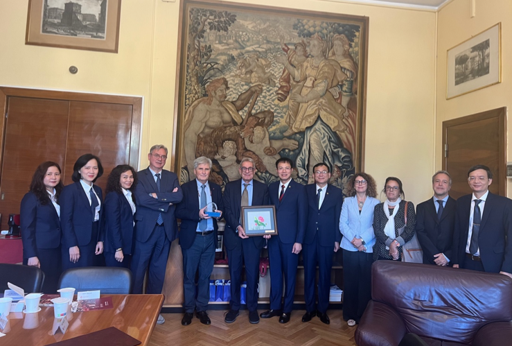 Trường Đại học Luật Hà Nội mở rộng hợp tác với các Trường Đại học hàng đầu tại Italia