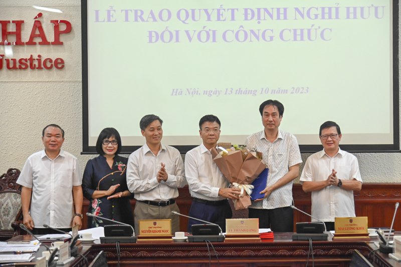 Bộ Tư pháp trao quyết định bổ nhiệm lãnh đạo cấp Vụ