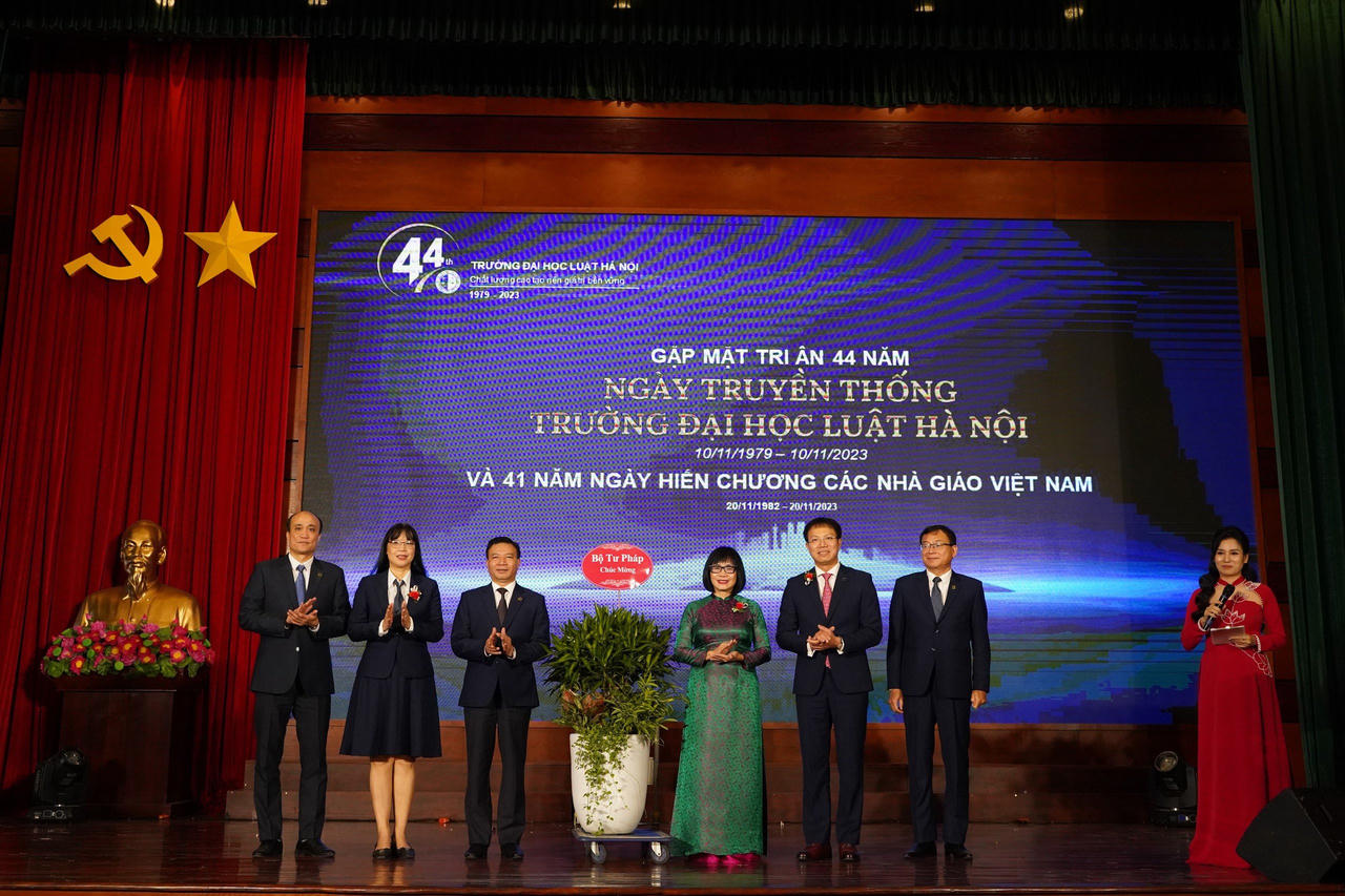 Trường Đại học Luật Hà Nội: Nỗ lực xây dựng Trường thành trọng điểm đào tạo cán bộ về pháp luật