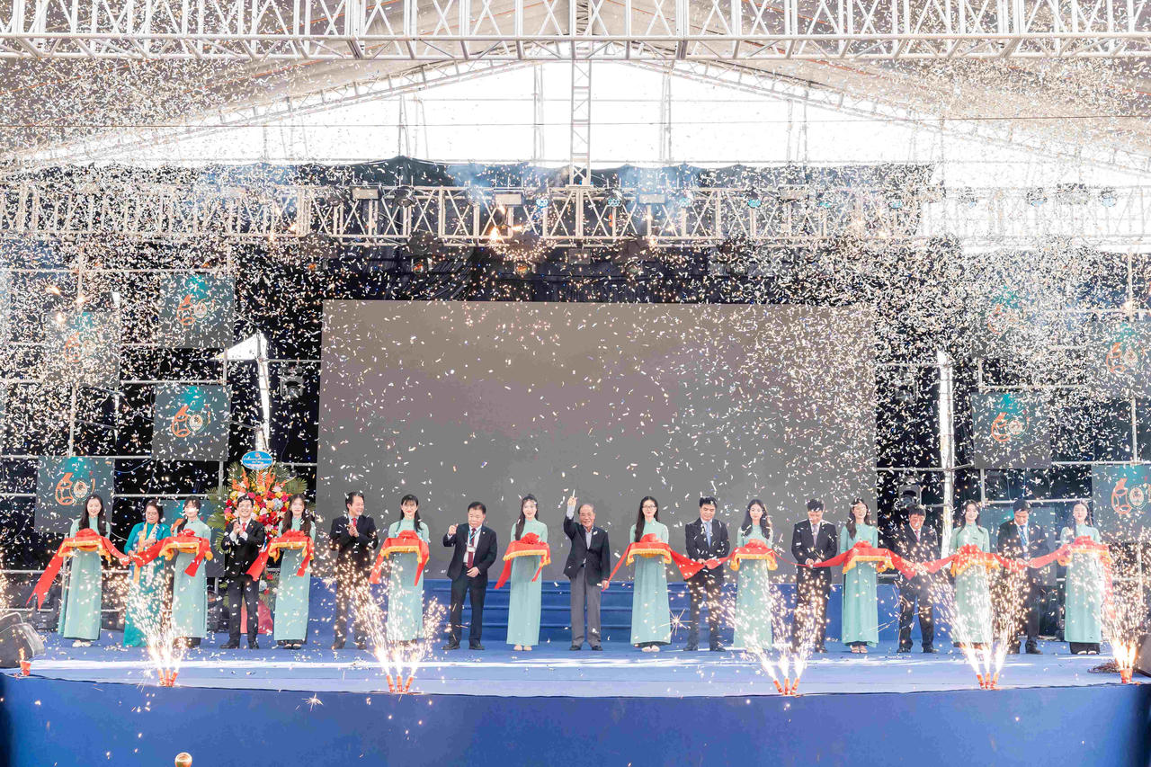 Học viện Tài chính khánh thành và gắn biển công trình Khối giảng đường với 80 phòng học hiện đại