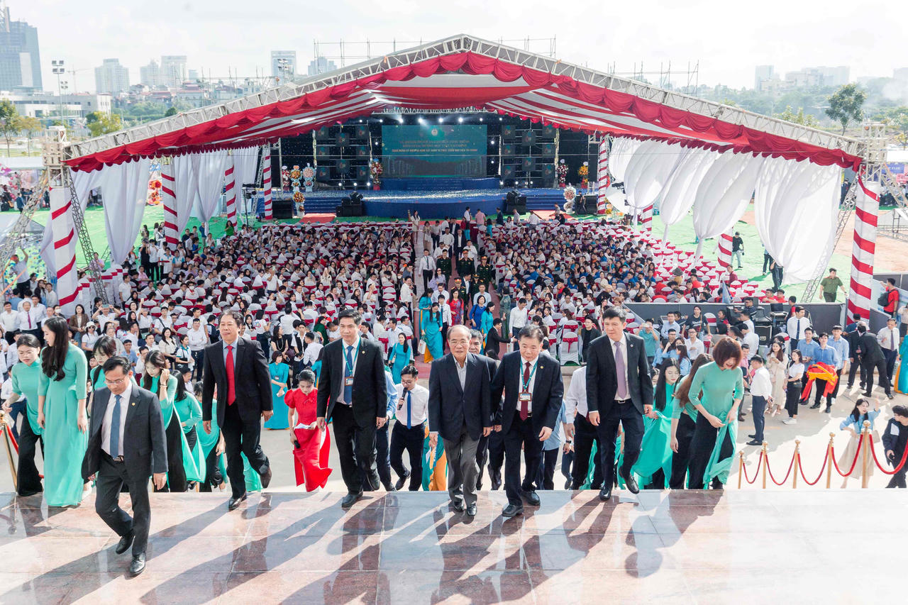 Học viện Tài chính khánh thành và gắn biển công trình Khối giảng đường với 80 phòng học hiện đại