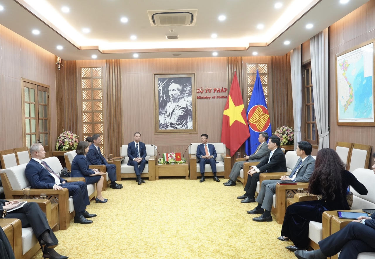 Bộ Tư pháp Việt Nam – Hungary: Ký kết Ý định thư về đào tạo cán bộ