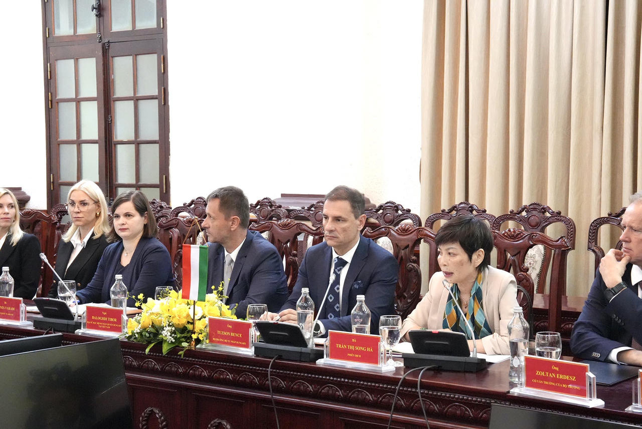 Bộ Tư pháp Việt Nam – Hungary: Ký kết Ý định thư về đào tạo cán bộ