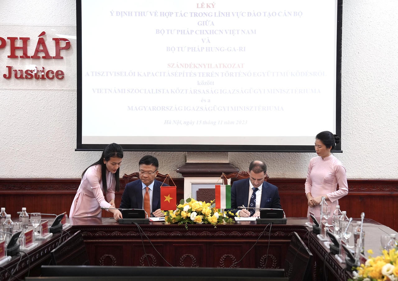 Bộ Tư pháp Việt Nam – Hungary: Ký kết Ý định thư về đào tạo cán bộ