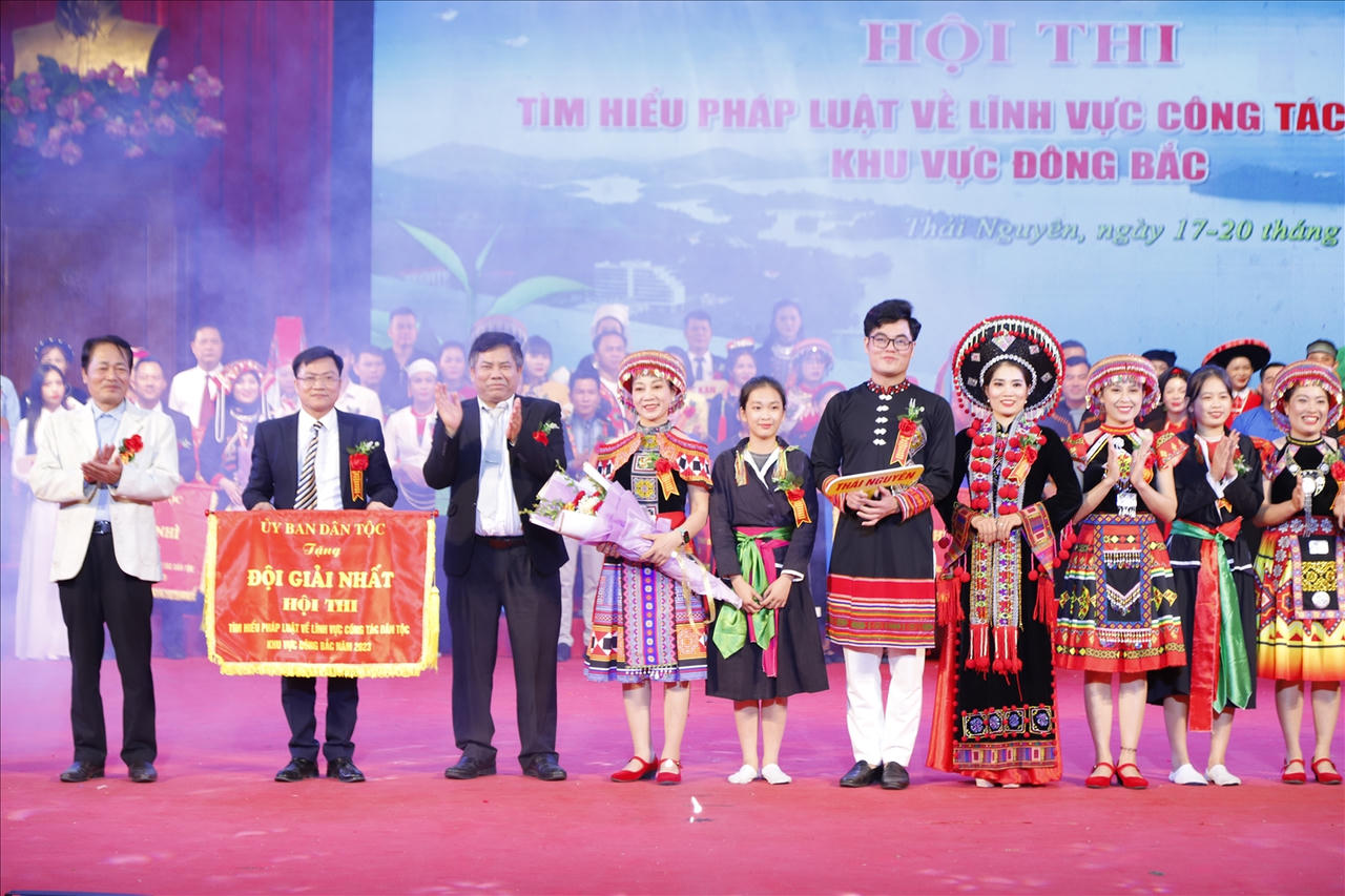 Tổng kết Hội thi tìm hiểu pháp luật về công tác dân tộc khu vực Đông Bắc năm 2023