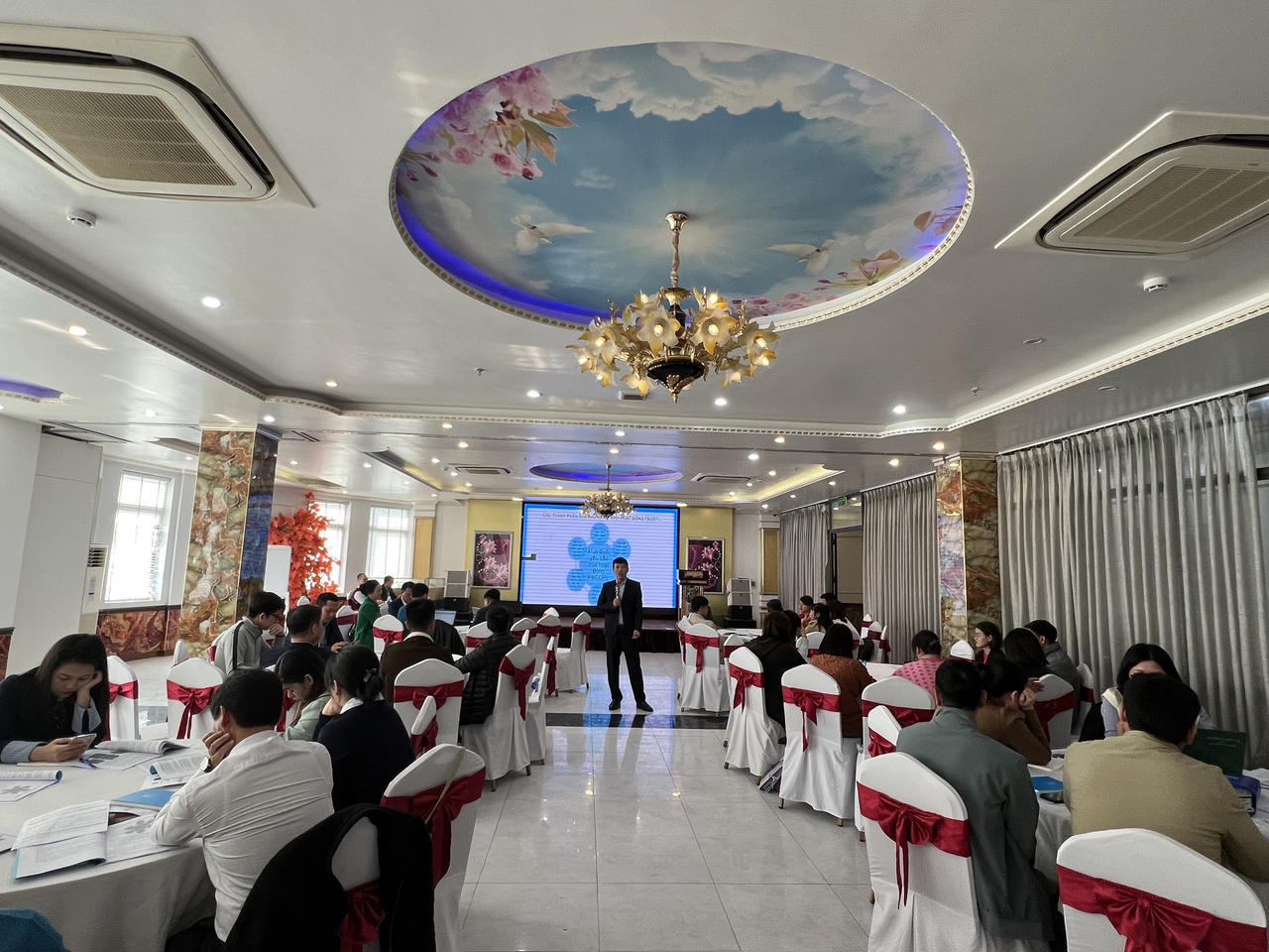 Tập huấn "Thí điểm Khung mô hình phổ biến, giáo dục pháp luật tại cộng đồng" tại Hoà Bình