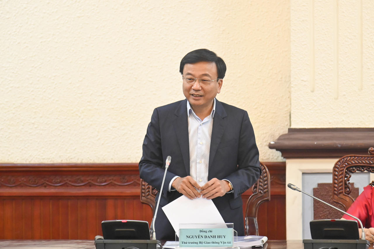 Cần phát triển đường sắt hiện đại, đồng bộ, có trọng tâm, trọng điểm