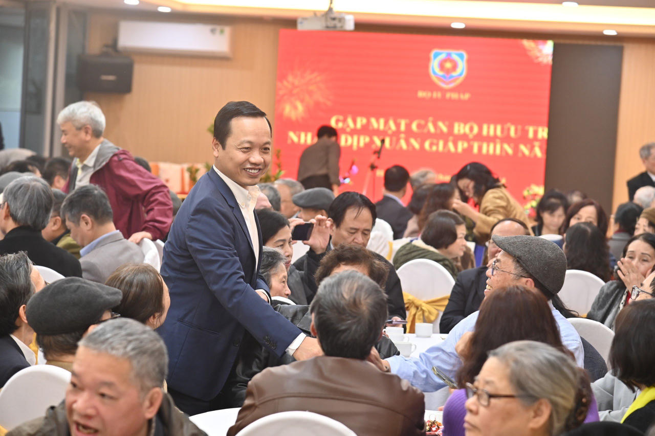Gặp mặt, tri ân cán bộ hưu trí Bộ Tư pháp nhân dịp xuân Giáp Thìn 2024