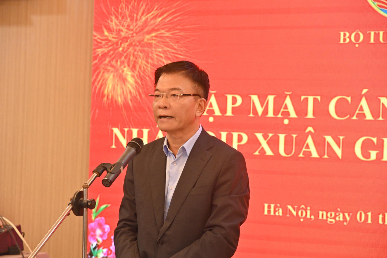 Gặp mặt, tri ân cán bộ hưu trí Bộ Tư pháp nhân dịp xuân Giáp Thìn 2024