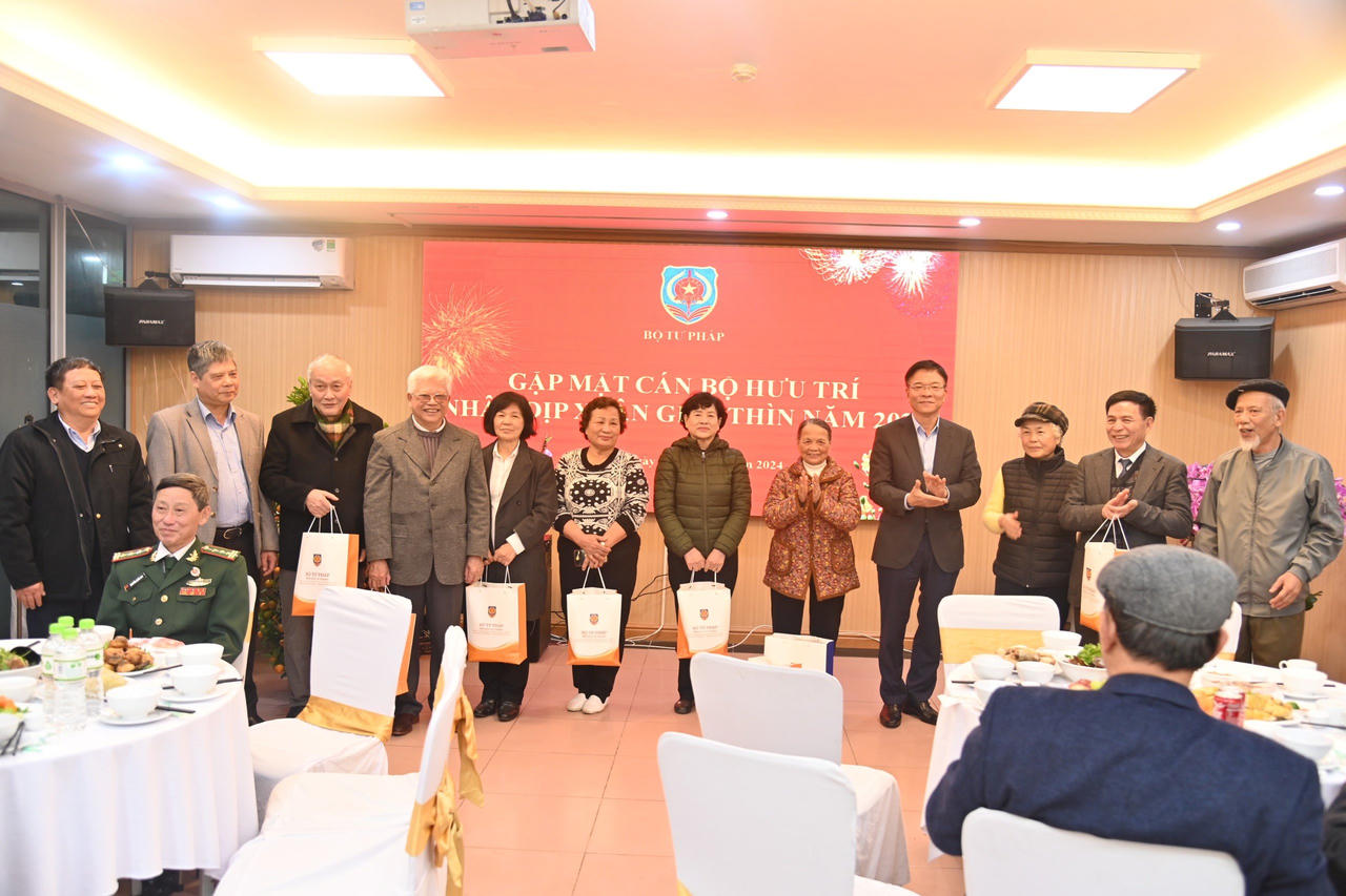 Gặp mặt, tri ân cán bộ hưu trí Bộ Tư pháp nhân dịp xuân Giáp Thìn 2024
