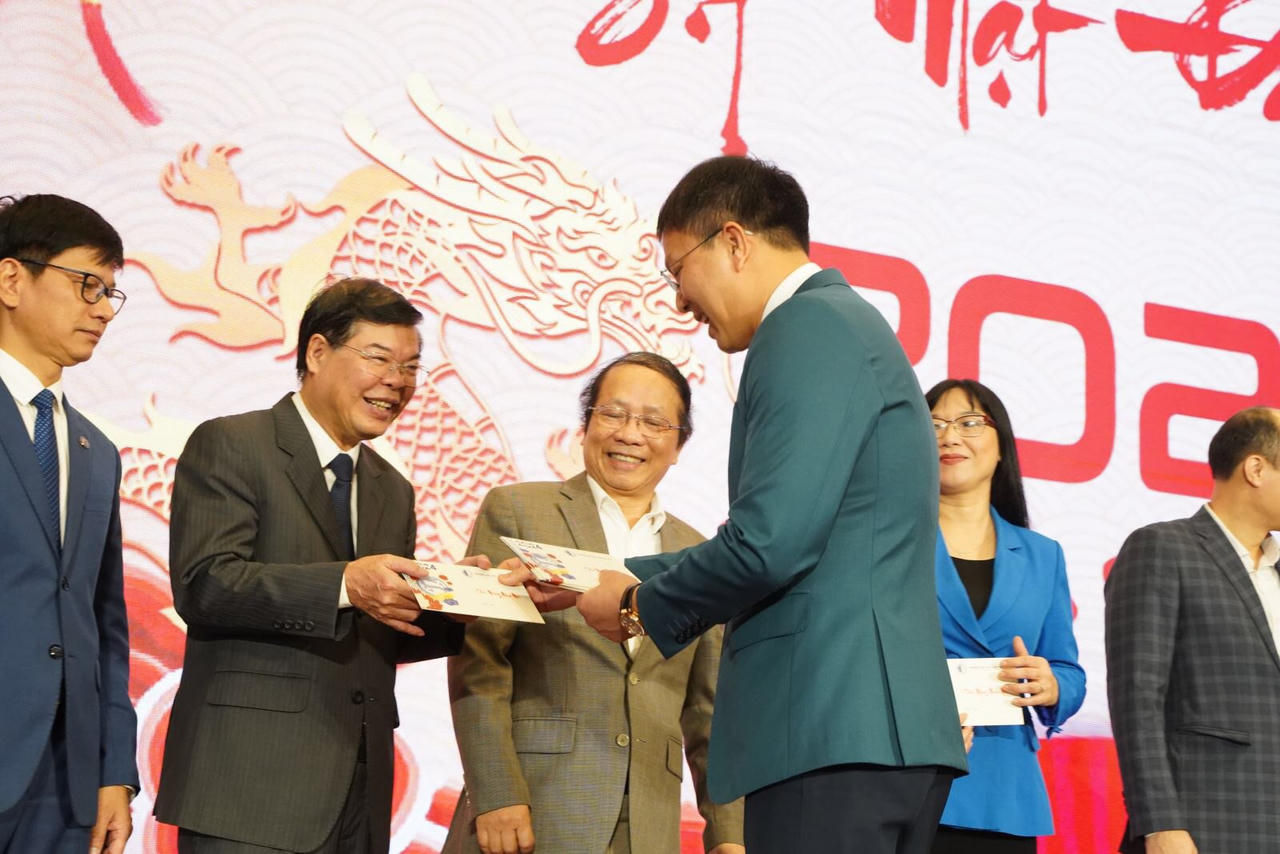 Trường Đại học Luật Hà Nội gặp mặt Xuân Giáp Thìn năm 2024