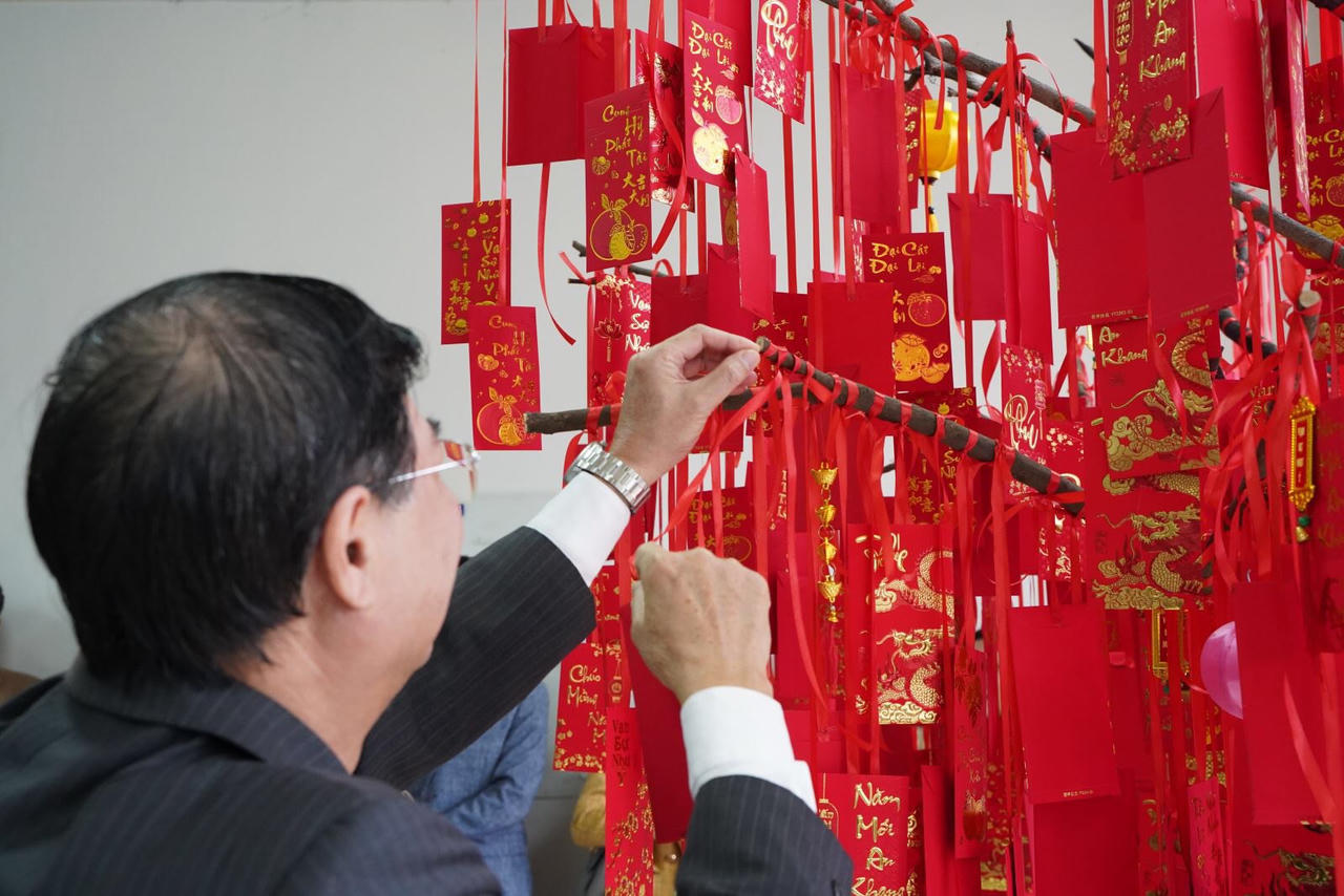 Trường Đại học Luật Hà Nội gặp mặt Xuân Giáp Thìn năm 2024