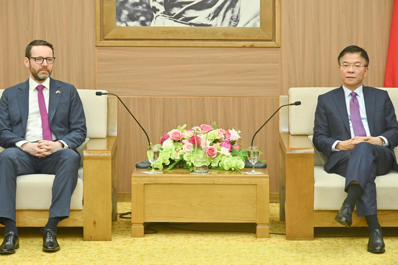 Bộ Tư pháp trao tặng Kỷ niệm chương “Vì sự nghiệp tư pháp”