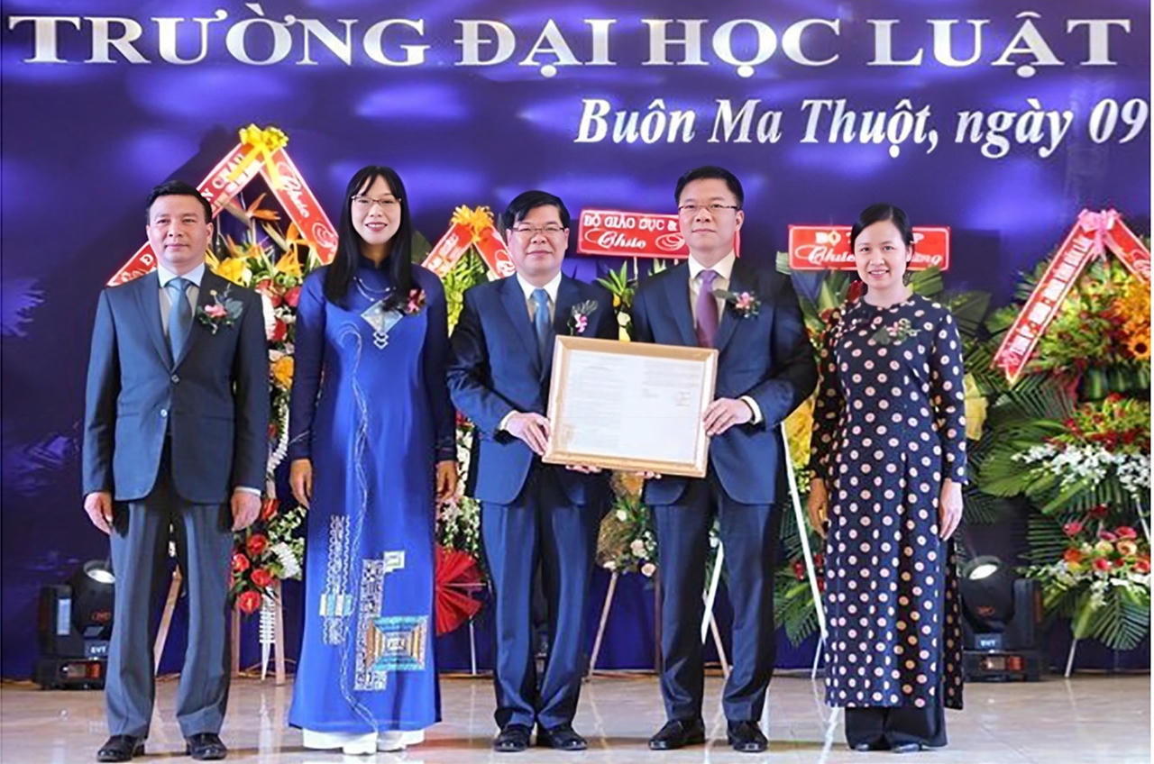 Khẳng định vị thế, uy tín của Phân hiệu Trường Đại học Luật Hà Nội tại tỉnh Đắk Lắk