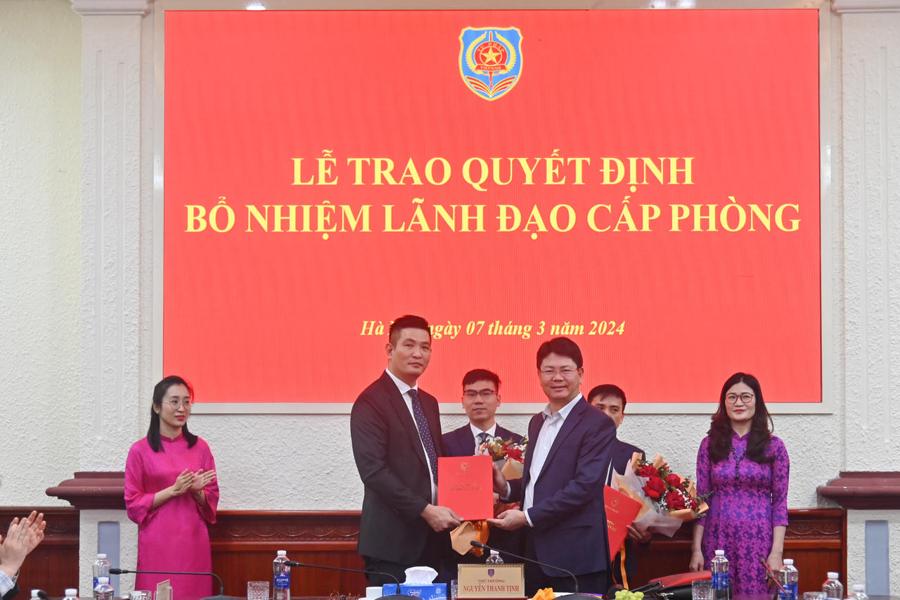 Lãnh đạo Bộ Tư pháp trao Quyết định bổ nhiệm lãnh đạo cấp phòng 