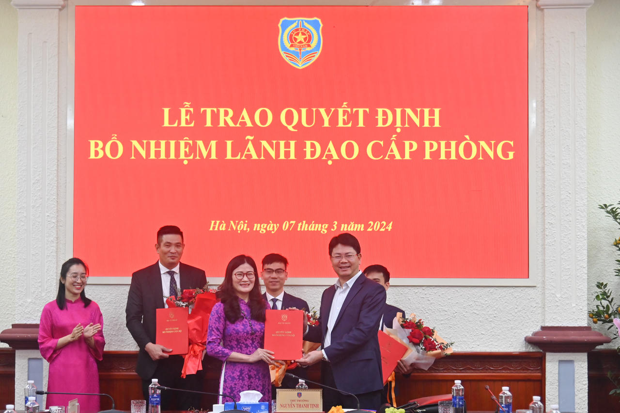 Lãnh đạo Bộ Tư pháp trao Quyết định bổ nhiệm lãnh đạo cấp phòng 