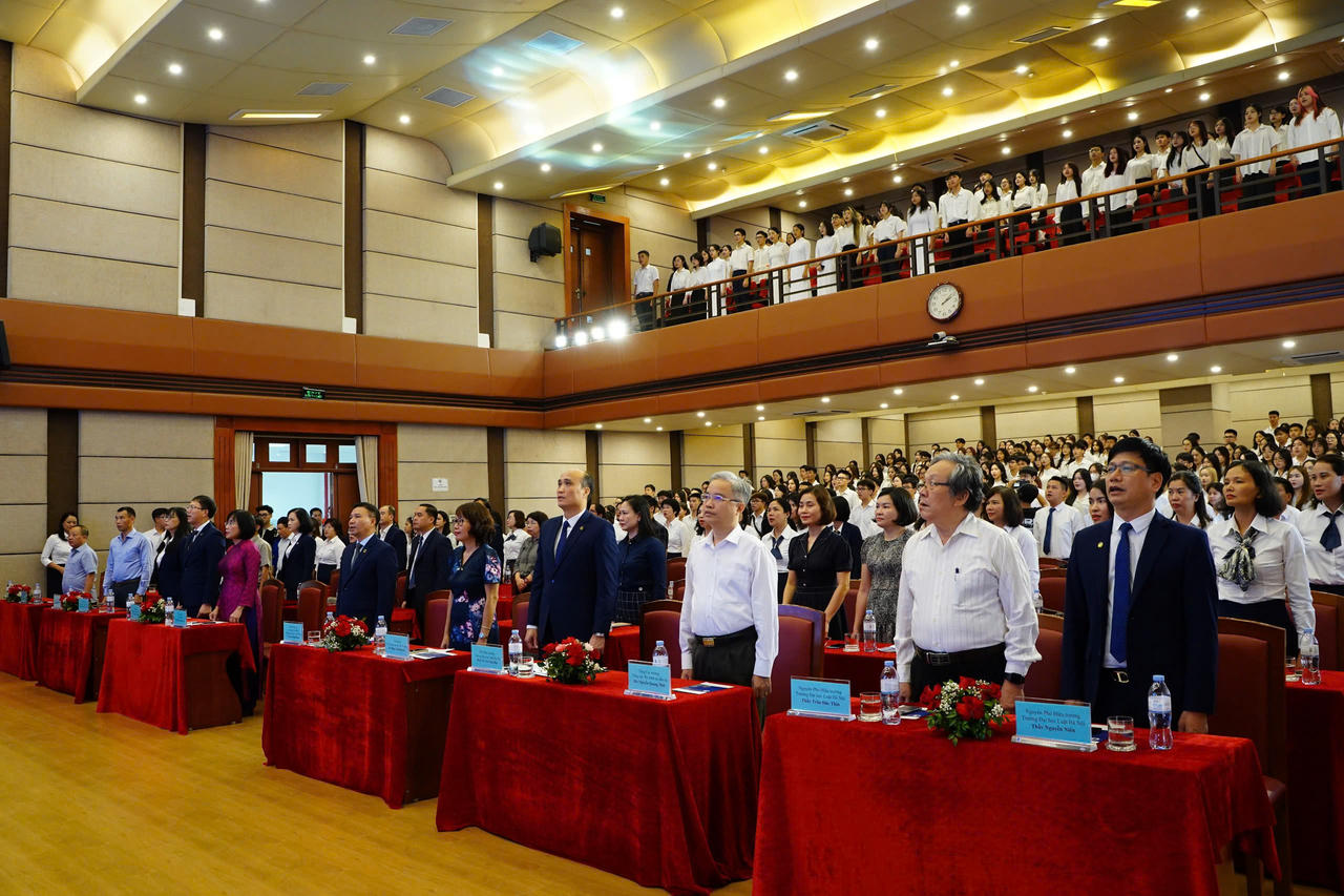 Trường Đại học Luật Hà Nội: Khai giảng khoá 49 hệ Đại học chính quy