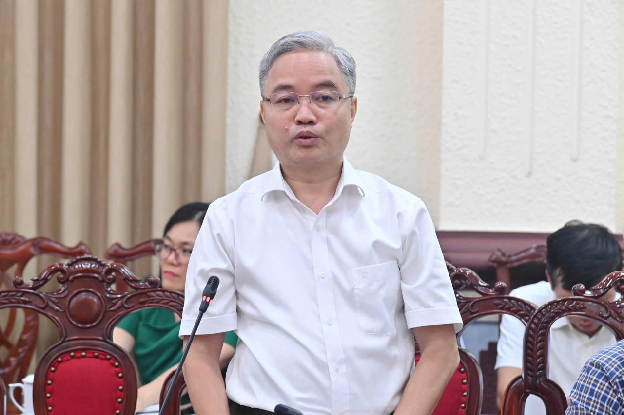 Bàn giao công tác giữa Phó Thủ tướng Lê Thành Long và Bộ trưởng Bộ Tư pháp Nguyễn Hải Ninh