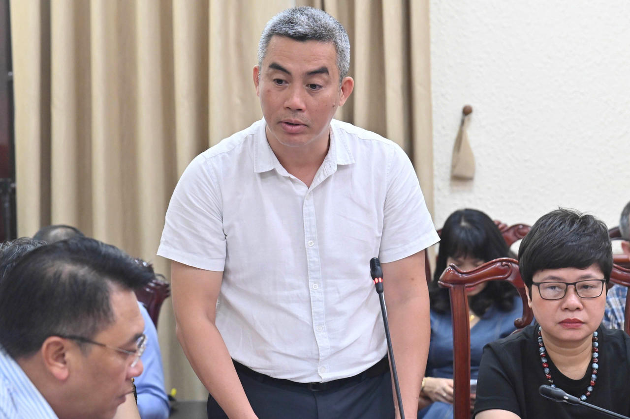 Bàn giao công tác giữa Phó Thủ tướng Lê Thành Long và Bộ trưởng Bộ Tư pháp Nguyễn Hải Ninh