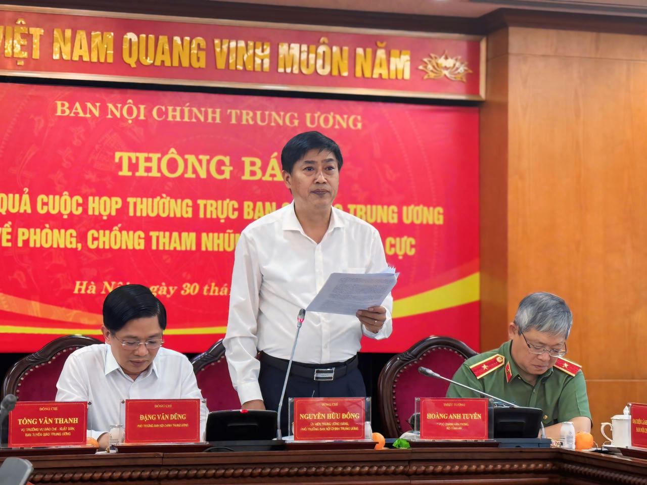 Vận động đầu thú, truy bắt được 9 đối tượng truy nã trốn ra nước ngoài