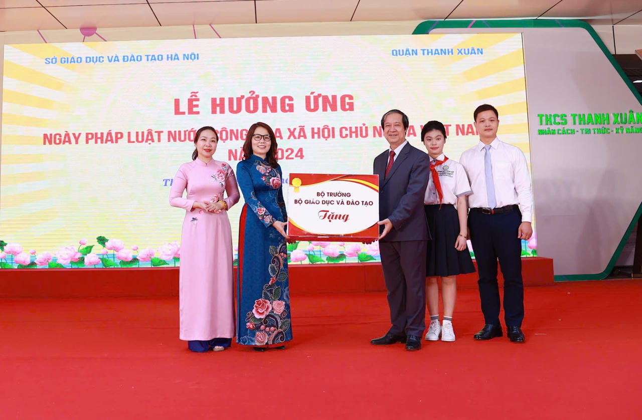 Ngành Giáo dục & Đào tạo hưởng ứng Ngày Pháp luật Việt Nam