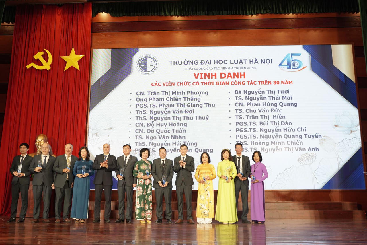 Trường Đại học Luật Hà Nội tổ chức Gặp mặt chào mừng Ngày Nhà giáo Việt Nam